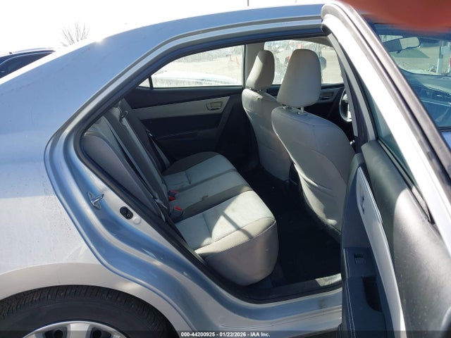 2T1BURHE8JC030260 Toyota COROLLA LE