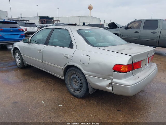 2001 TOYOTA CAMRY 4T1BG22K01U099407 Photo 2