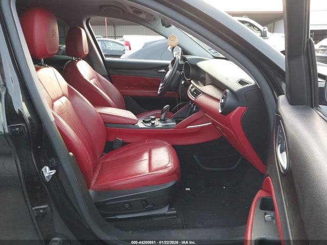 2019 ALFA ROMEO STELVIO ZASPAJAN6K7C38478 Photo 4