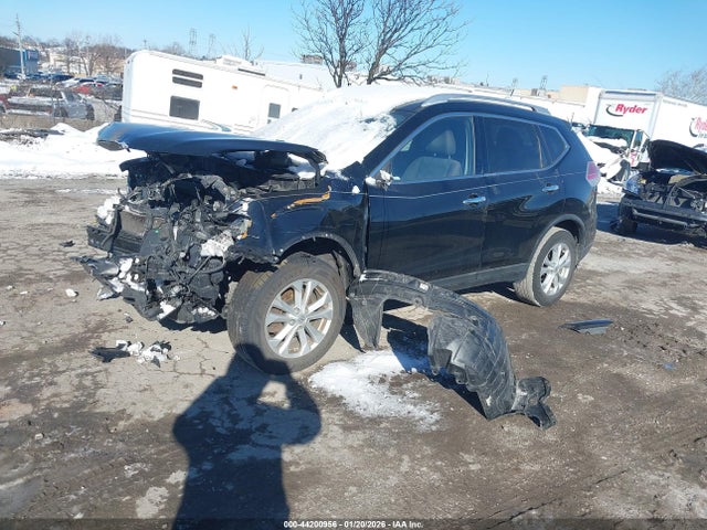 KNMAT2MV6FP525903 Nissan ROGUE SV