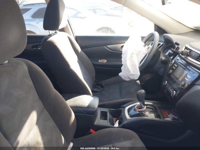 KNMAT2MV6FP525903 Nissan ROGUE SV