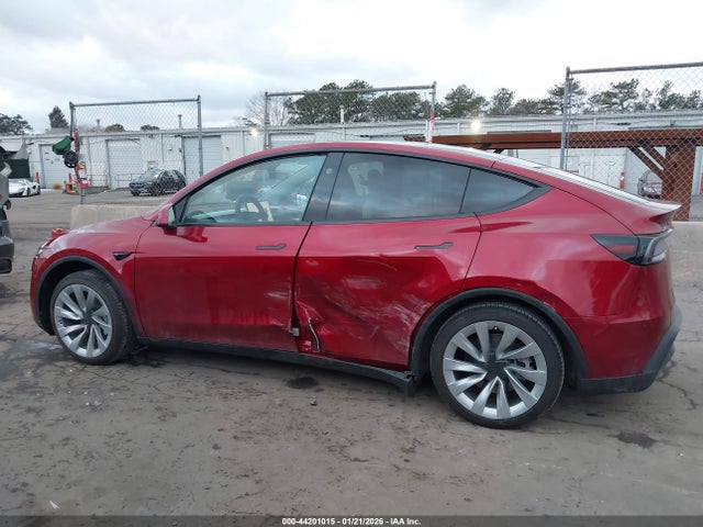 2026 TESLA MODEL Y 7SAYGDED5TA433269 Photo 5