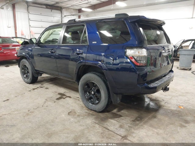 2022 TOYOTA 4RUNNER JTEMU5JR4N5992438 Photo 2