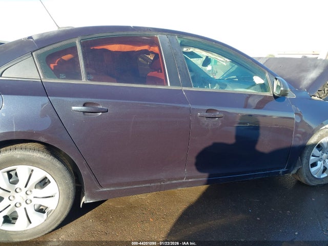 1G1PA5SH1F7157671 Chevrolet Cruze Ls Auto