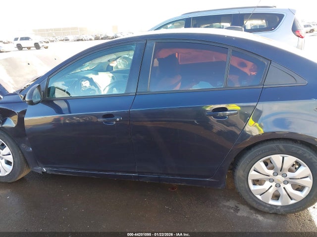 1G1PA5SH1F7157671 Chevrolet Cruze Ls Auto