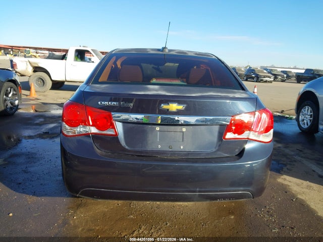 1G1PA5SH1F7157671 Chevrolet Cruze Ls Auto