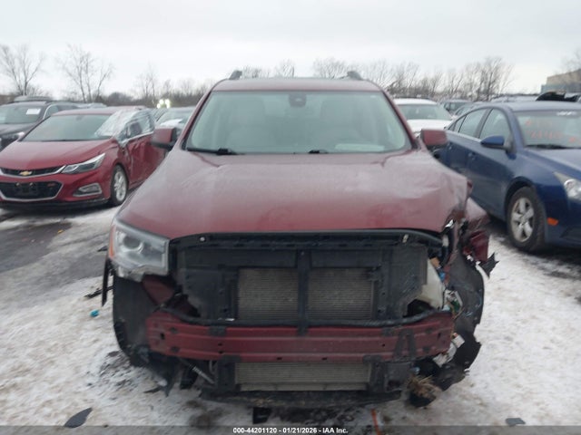 44201120 :رقم المزاد ، 1GKKNXLS0HZ157815 vin ، 2017 Gmc Acadia Denali مزاد بيع