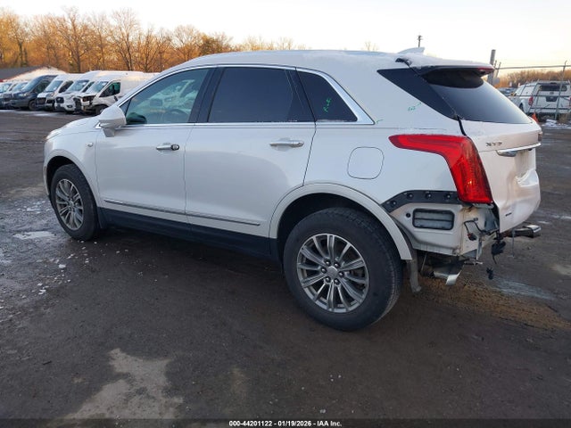 2017 CADILLAC XT5 1GYKNDRS5HZ309888 Photo 2