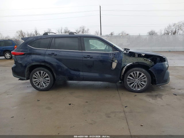 Toyota Highlander Platinum 2021 5TDFZRAH9MS060693 Image 13