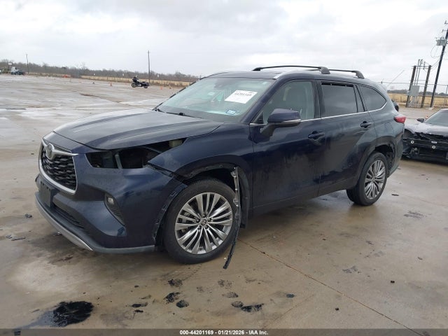 Toyota Highlander Platinum 2021 5TDFZRAH9MS060693 Image 2