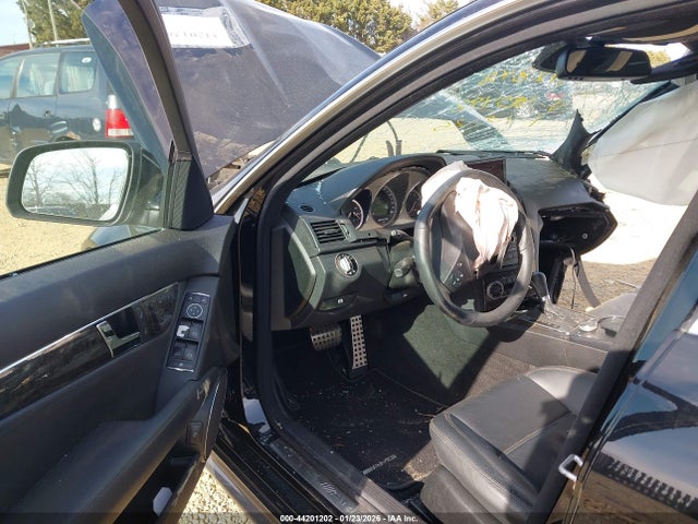 2009 MERCEDES-BENZ C 63 AMG WDDGF77X39F325492 Photo 4