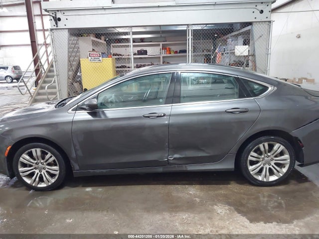 2015 Chrysler 200 Limited მანქანა იყიდება აუქციონზე, vin: 1C3CCCAB9FN677926, აუქციონის ნომერი: 44201205