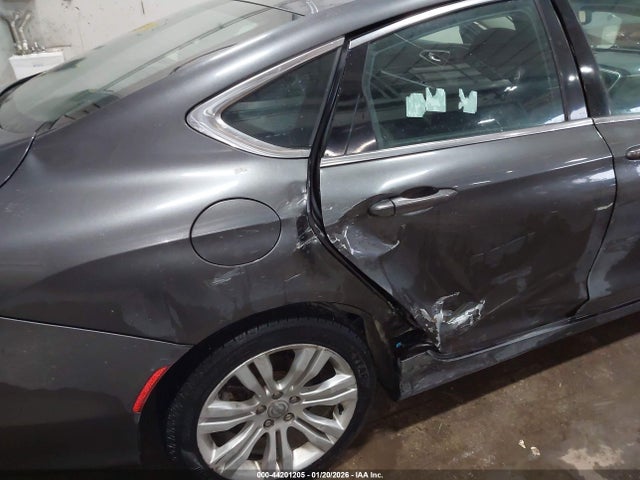 2015 Chrysler 200 Limited მანქანა იყიდება აუქციონზე, vin: 1C3CCCAB9FN677926, აუქციონის ნომერი: 44201205