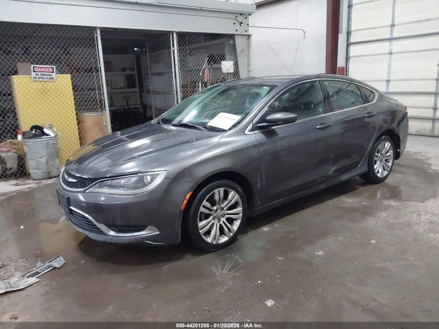2015 Chrysler 200 Limited მანქანა იყიდება აუქციონზე, vin: 1C3CCCAB9FN677926, აუქციონის ნომერი: 44201205