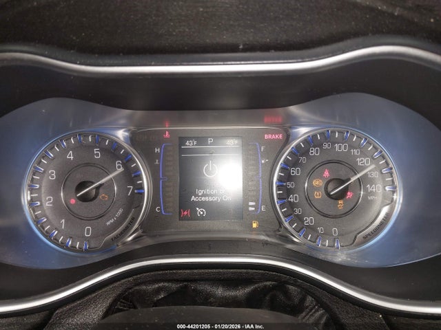 2015 Chrysler 200 Limited მანქანა იყიდება აუქციონზე, vin: 1C3CCCAB9FN677926, აუქციონის ნომერი: 44201205