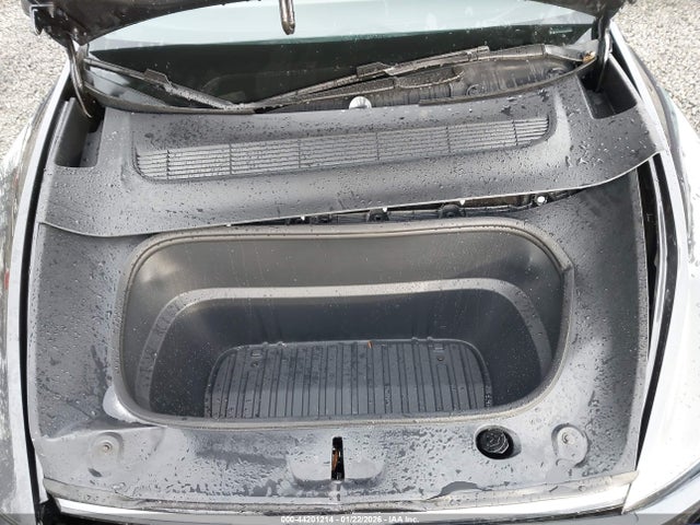 2026 TESLA MODEL Y 7SAYGDEE3TF450423 Photo 9