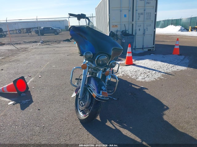 2010 HARLEY-DAVIDSON FLHTK 1HD1KEM10AB641328 Photo 4