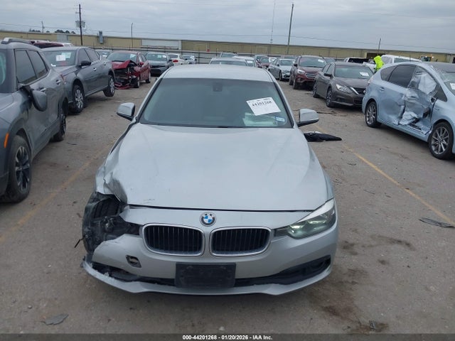 44201268 :رقم المزاد ، WBA8E1G50GNT37998 vin ، 2016 Bmw 320i مزاد بيع