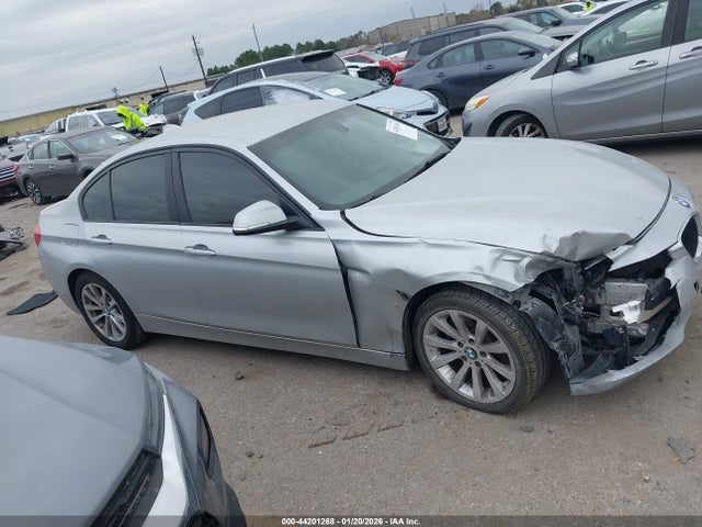 44201268 :رقم المزاد ، WBA8E1G50GNT37998 vin ، 2016 Bmw 320i مزاد بيع