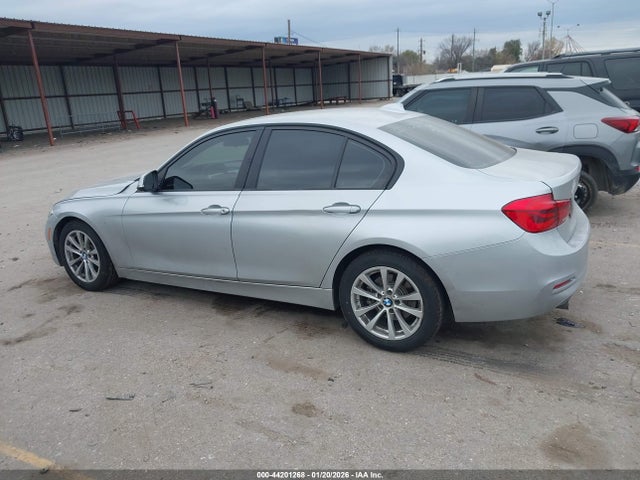 44201268 :رقم المزاد ، WBA8E1G50GNT37998 vin ، 2016 Bmw 320i مزاد بيع