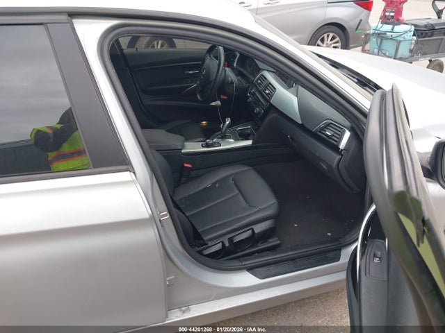 2016 BMW 320I WBA8E1G50GNT37998 Photo 4