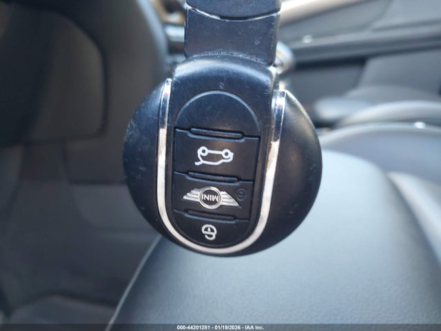 2018 MINI COUNTRYMAN WMZYT5C37J3E61759 Photo 10