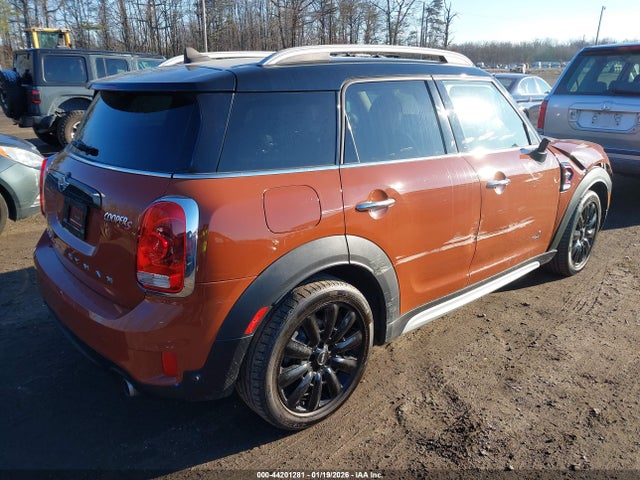 2018 MINI COUNTRYMAN WMZYT5C37J3E61759 Photo 3