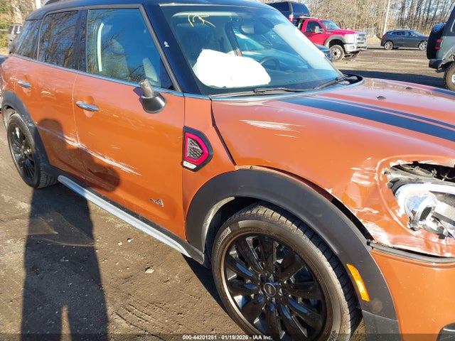 2018 MINI COUNTRYMAN WMZYT5C37J3E61759 Photo 5