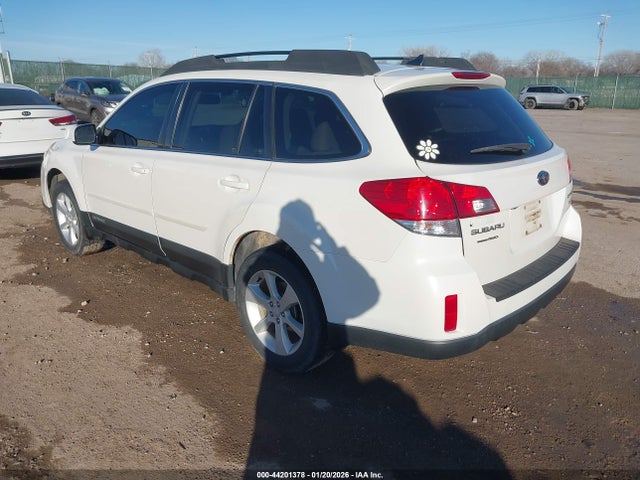 Subaru Outback 2.5i Premium 2014 4S4BRBFC1E3216954 Image 3