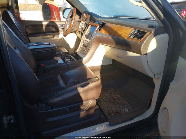 2011 CADILLAC ESCALADE 1GYS4DEF2BR259938 Photo 4