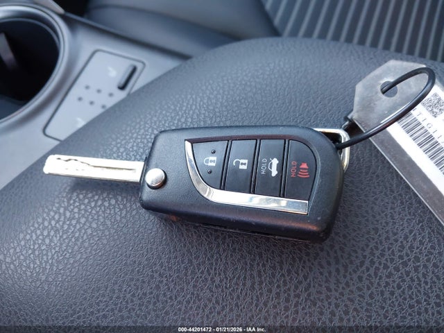 4T1G11AK7MU565258 Toyota CAMRY SE