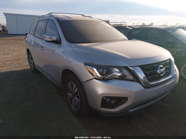 Nissan Pathfinder Sv 2017 5N1DR2MN4HC608683 zdjęcie główne