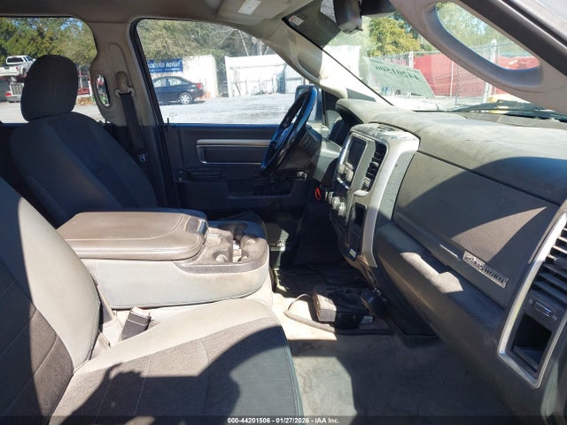 2016 RAM 1500 1C6RR6GT3GS332150 Photo 4