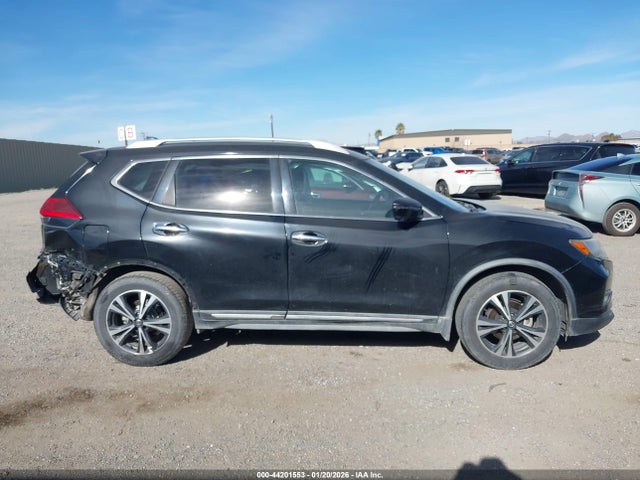 JN8AT2MT9HW154053 Nissan Rogue Sl