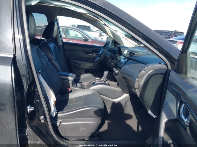 JN8AT2MT9HW154053 Nissan Rogue Sl