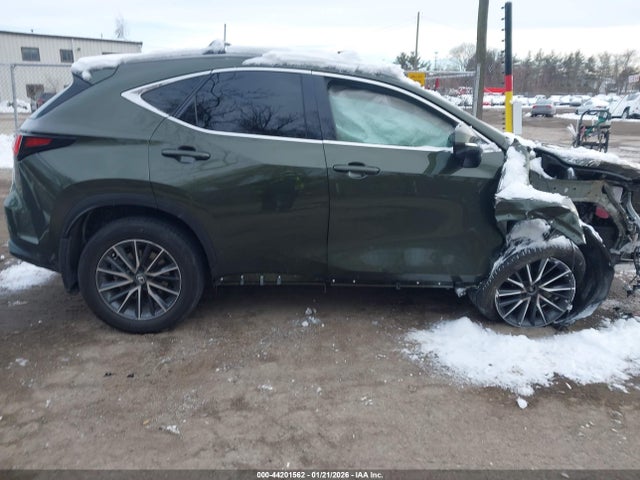 2024 Lexus Nx 350h Premium მანქანა იყიდება აუქციონზე, vin: 2T2GKCEZ9RC029769, აუქციონის ნომერი: 44201562