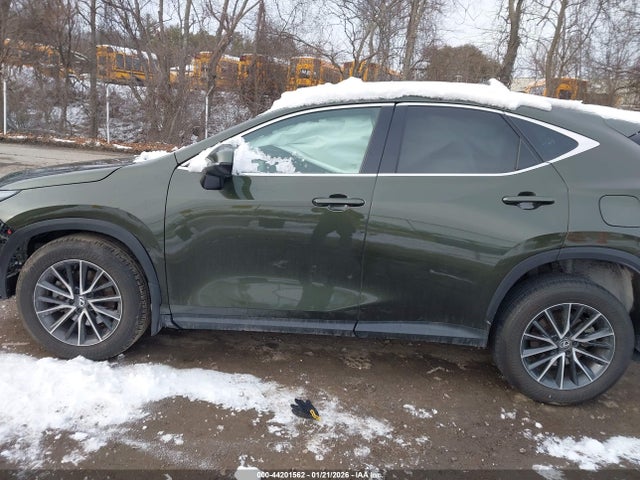 2024 Lexus Nx 350h Premium მანქანა იყიდება აუქციონზე, vin: 2T2GKCEZ9RC029769, აუქციონის ნომერი: 44201562
