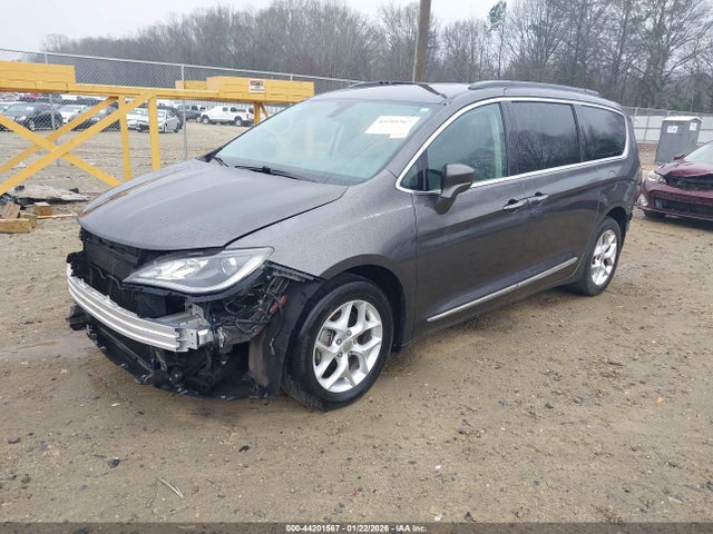 Продаж на аукціоні авто 2017 Chrysler Pacifica Touring-l, vin: 2C4RC1BG0HR794837, номер лоту: 44201567