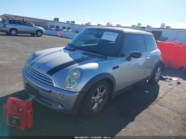 2006 MINI COOPER WMWRC33566TK17872 Photo 1