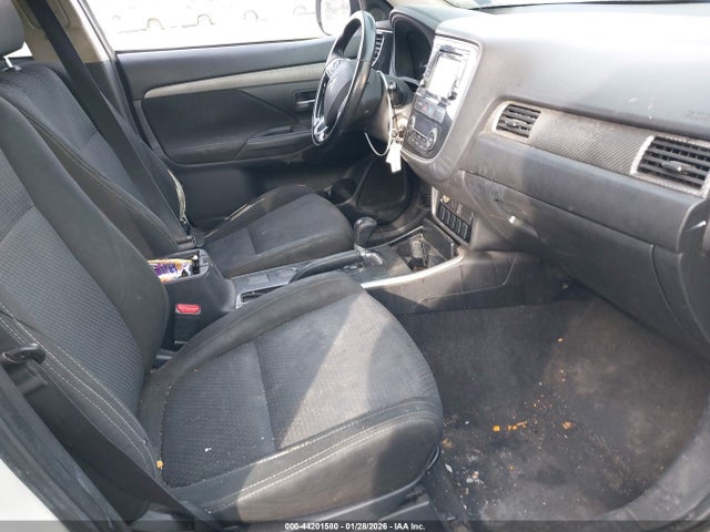 2017 MITSUBISHI OUTLANDER JA4AD2A36HZ021692 Photo 4