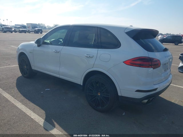 2017 PORSCHE CAYENNE E-HYBRID WP1AE2A21HLA68334 Photo 2