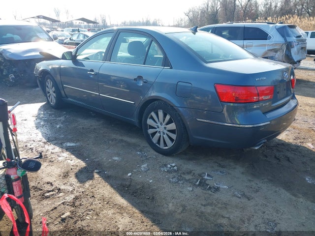 2010 HYUNDAI SONATA 5NPEU4AF1AH615570 Photo 2