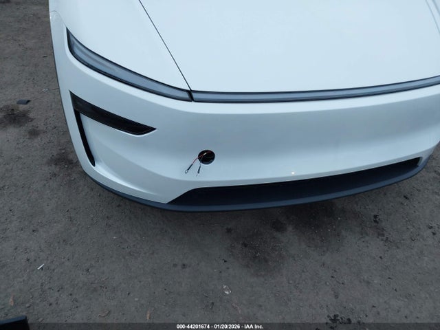 2026 TESLA MODEL Y 7SAYGDEE1TF440506 Photo 5