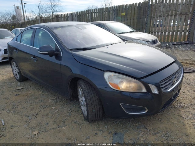 2013 Volvo S60 T5 მანქანა იყიდება აუქციონზე, vin: YV1612FS5D2219990, აუქციონის ნომერი: 44201747