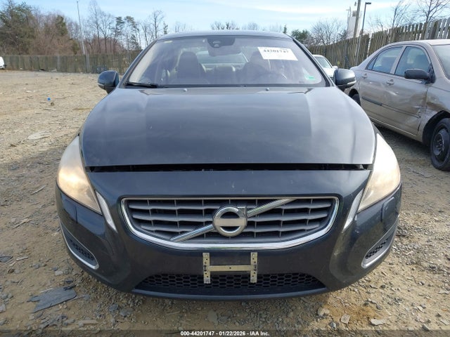 2013 Volvo S60 T5 მანქანა იყიდება აუქციონზე, vin: YV1612FS5D2219990, აუქციონის ნომერი: 44201747