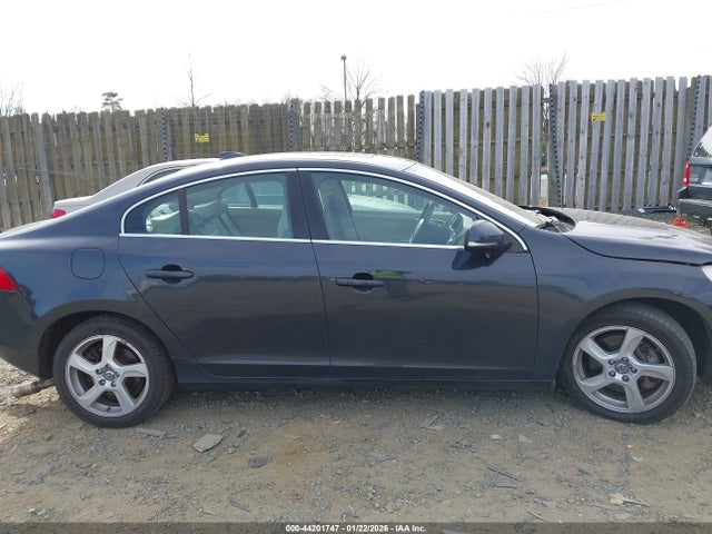 2013 Volvo S60 T5 მანქანა იყიდება აუქციონზე, vin: YV1612FS5D2219990, აუქციონის ნომერი: 44201747