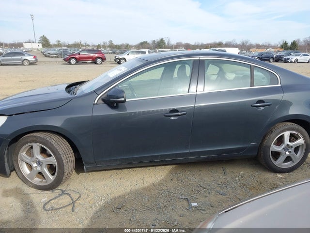2013 Volvo S60 T5 მანქანა იყიდება აუქციონზე, vin: YV1612FS5D2219990, აუქციონის ნომერი: 44201747