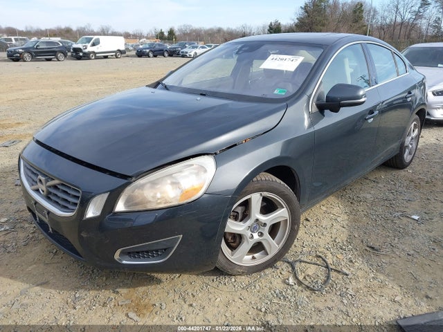 2013 Volvo S60 T5 მანქანა იყიდება აუქციონზე, vin: YV1612FS5D2219990, აუქციონის ნომერი: 44201747