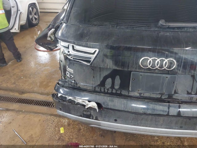 WA1LAAF77KD048850 Audi Q7 55 Premium/55 Se Premium