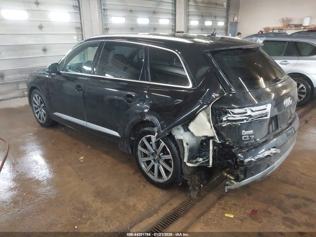 2019 AUDI Q7 WA1LAAF77KD048850 Photo 2